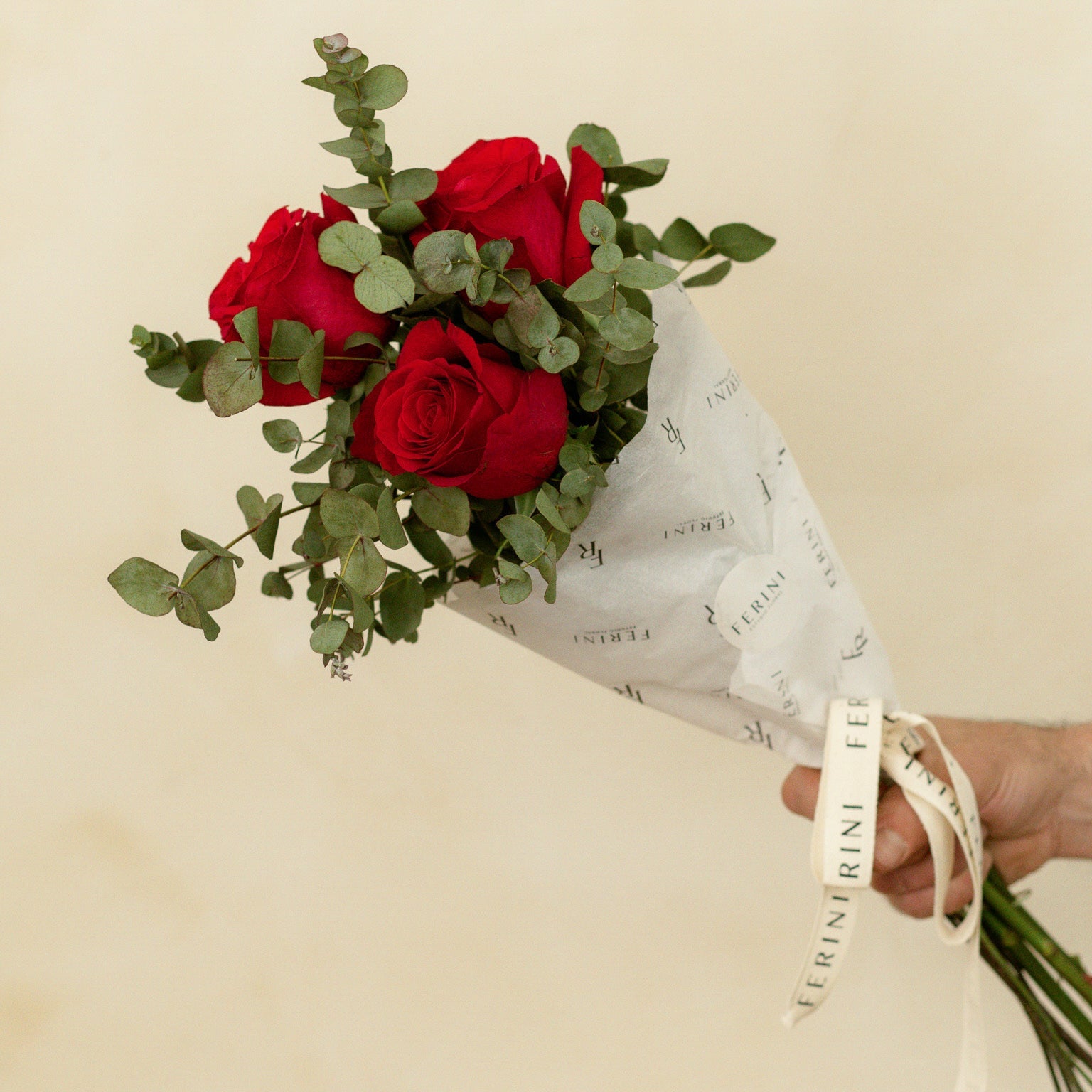 Rosas en Madrid - Detalle rosa con Envío Rápido